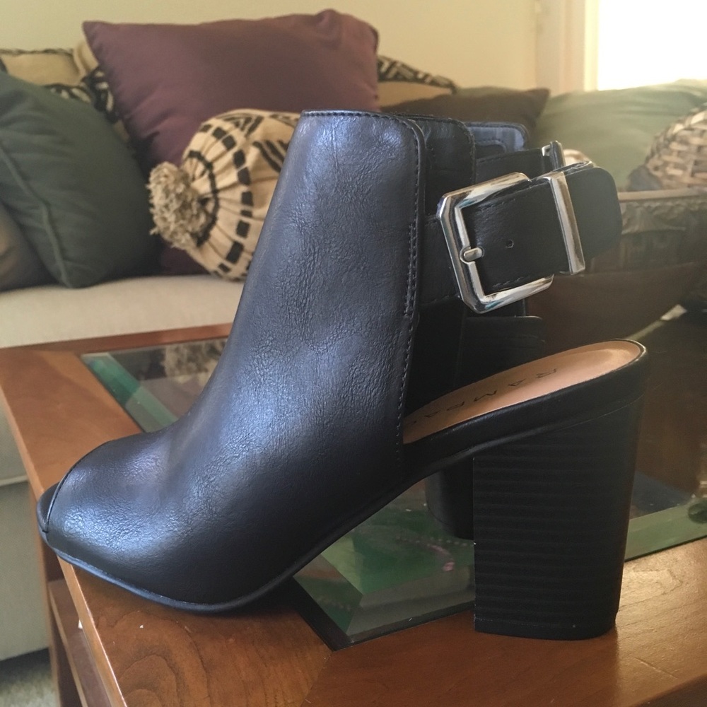 NWT Open Toe Bootie - Picture 5 of 5